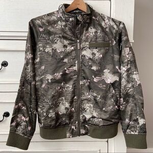Members Only Iconic Boyfriend Satin Camo Jacket.  Size Juniors 16.